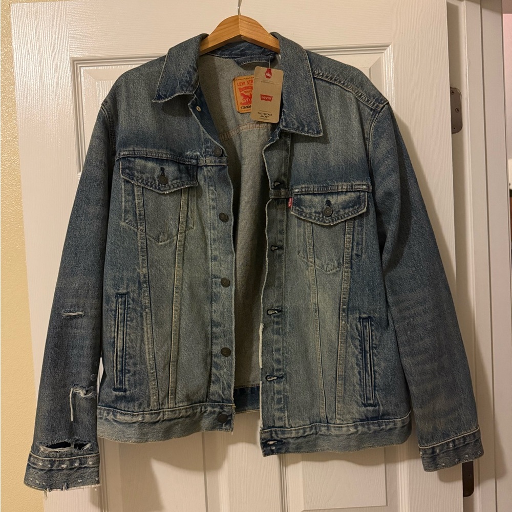 NWT Levi The Trucker Jacket size Large